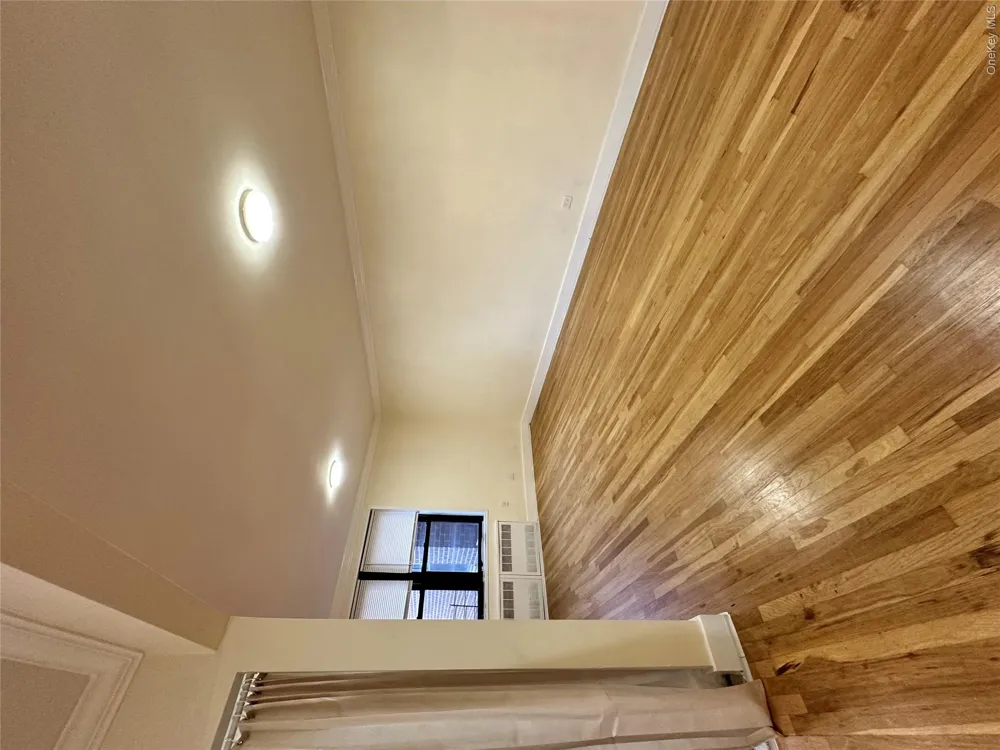 150-29 72 ROAD #6 Flushing, NY 11367