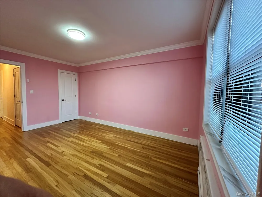 150-29 72 ROAD #6 Flushing, NY 11367