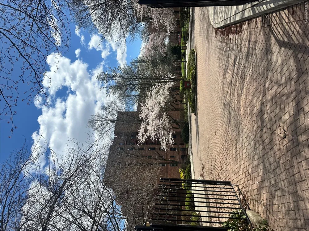 150-29 72 ROAD #6 Flushing, NY 11367