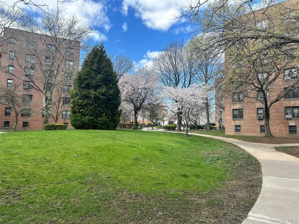 150-29 72 ROAD #6 Flushing, NY 11367