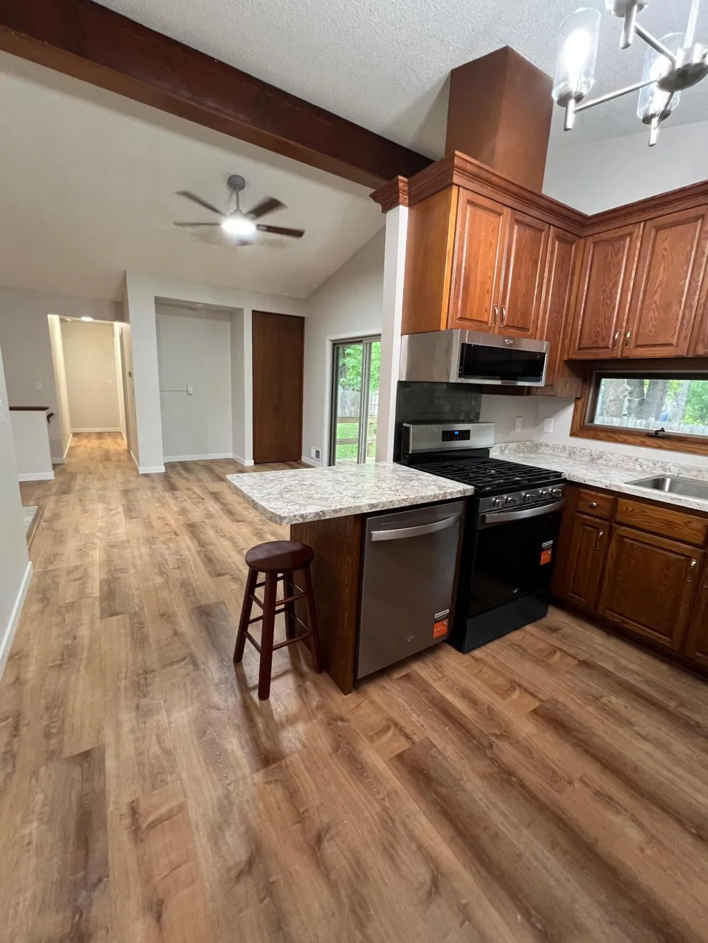 122 Craig Way NE Fridley, MN 55432