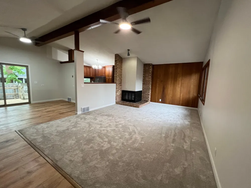 122 Craig Way NE Fridley, MN 55432