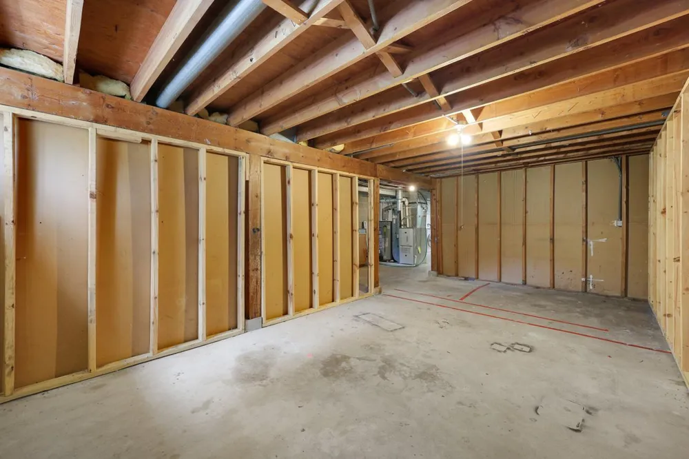 122 Craig Way NE Fridley, MN 55432
