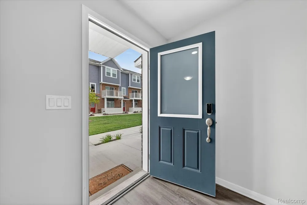 4876 E Ludlow Lane Troy City, MI 48085