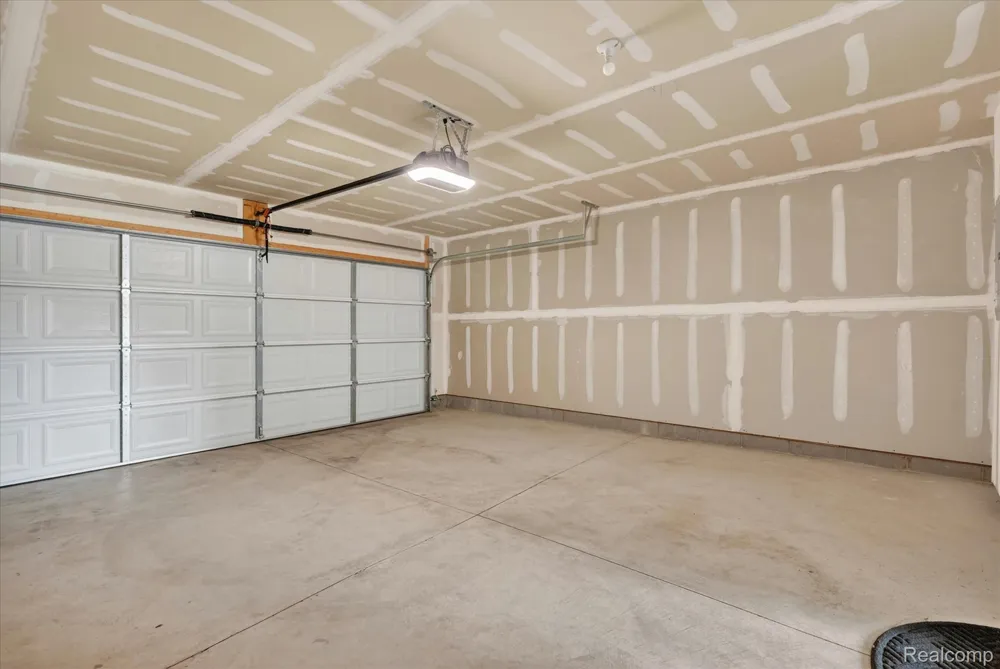 4876 E Ludlow Lane Troy City, MI 48085