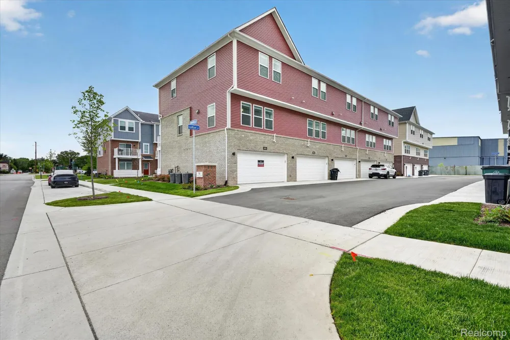 4876 E Ludlow Lane Troy City, MI 48085