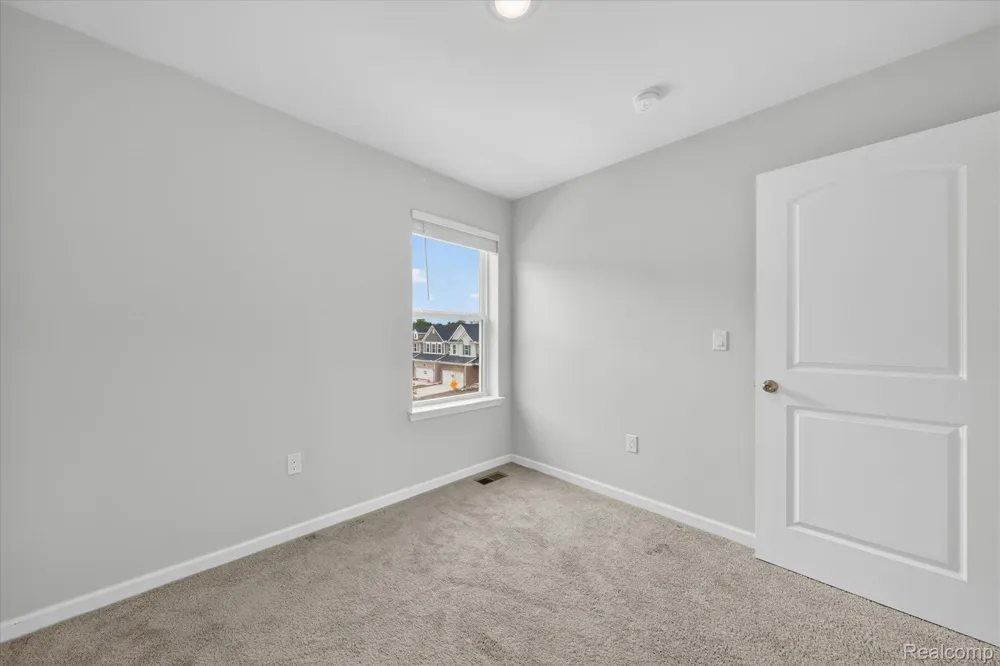 4876 E Ludlow Lane Troy City, MI 48085