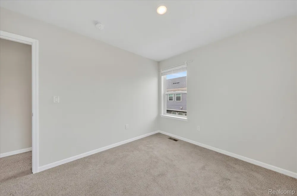 4876 E Ludlow Lane Troy City, MI 48085