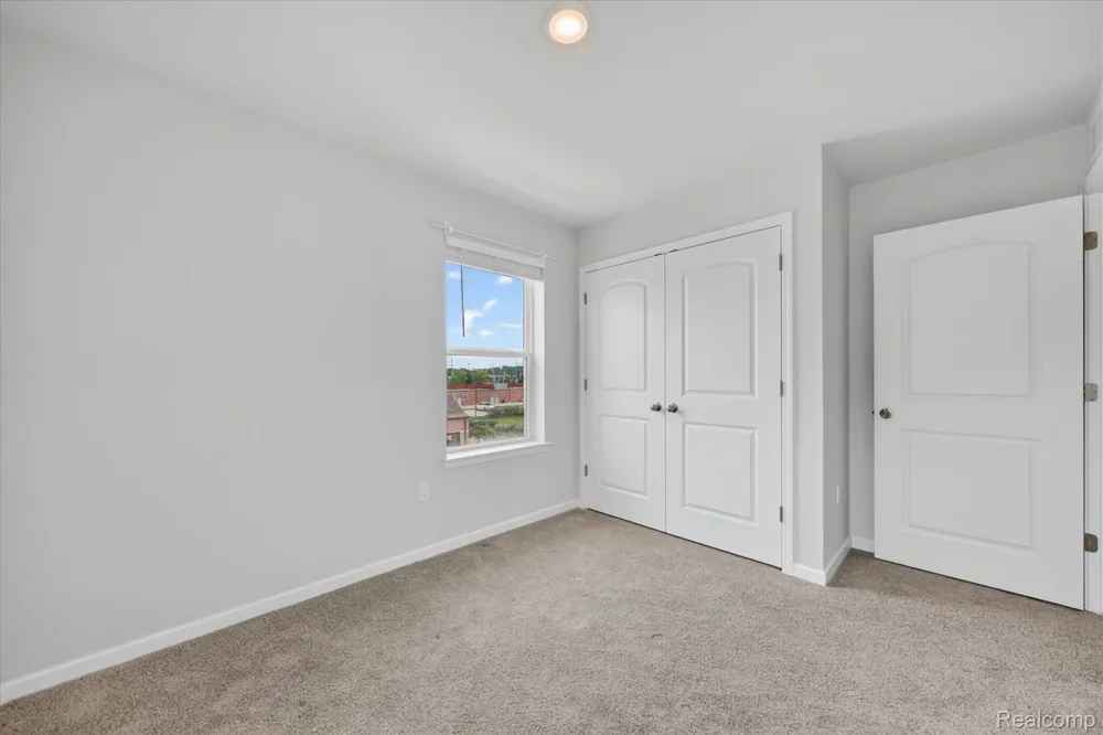 4876 E Ludlow Lane Troy City, MI 48085