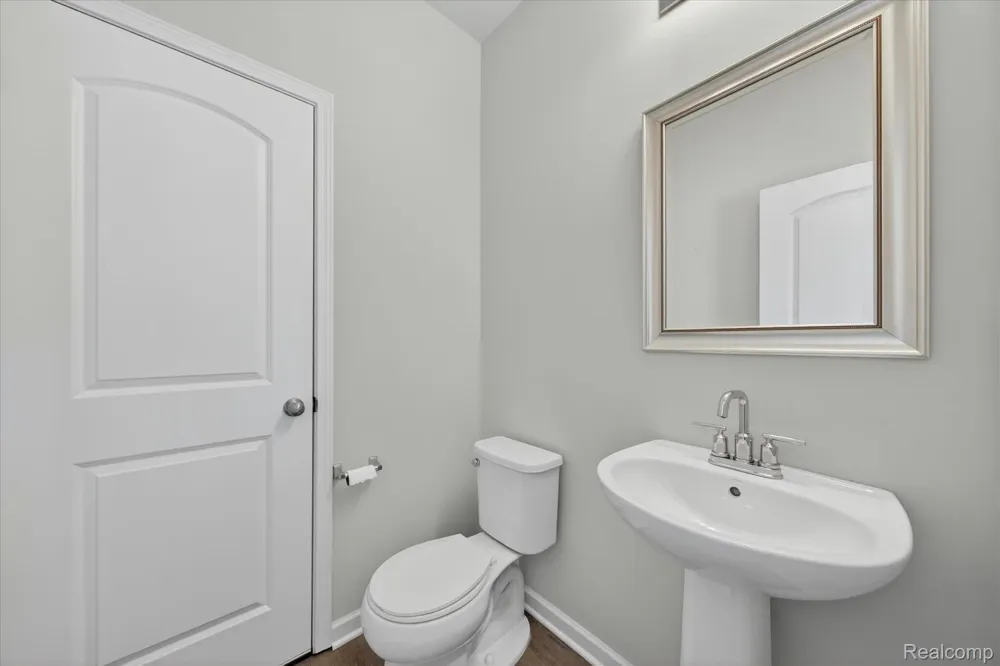 4876 E Ludlow Lane Troy City, MI 48085