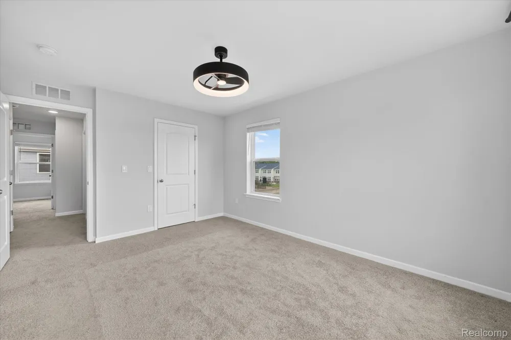 4876 E Ludlow Lane Troy City, MI 48085