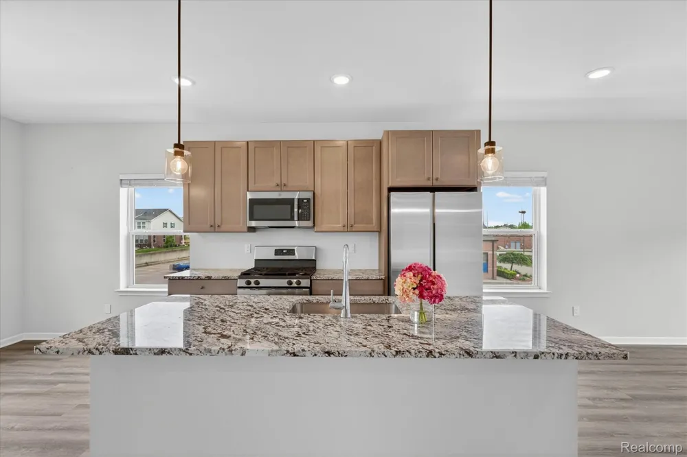 4876 E Ludlow Lane Troy City, MI 48085