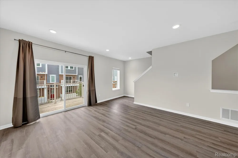 4876 E Ludlow Lane Troy City, MI 48085