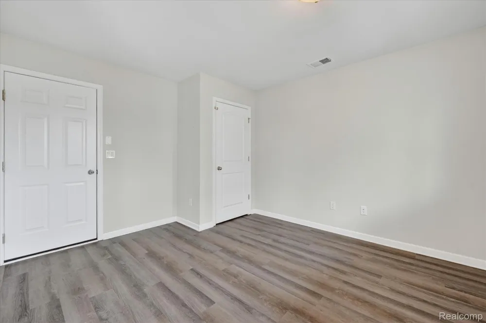 4876 E Ludlow Lane Troy City, MI 48085