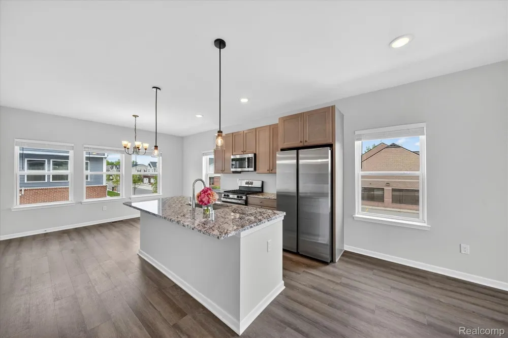 4876 E Ludlow Lane Troy City, MI 48085