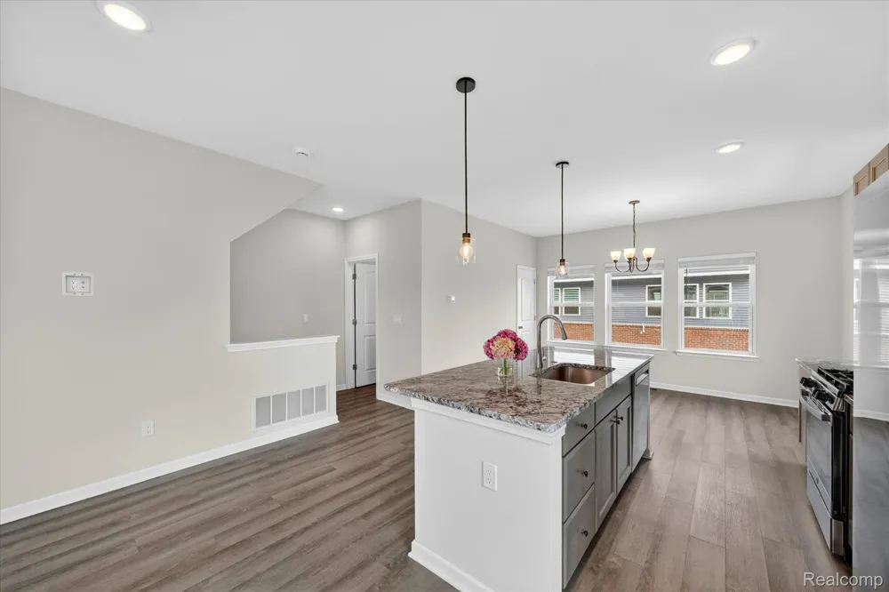 4876 E Ludlow Lane Troy City, MI 48085