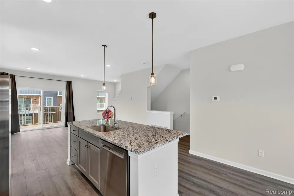 4876 E Ludlow Lane Troy City, MI 48085