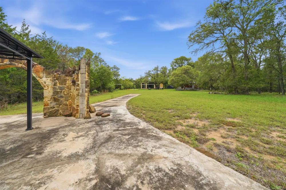 169 Ann Powell Road Smithville, TX 78957