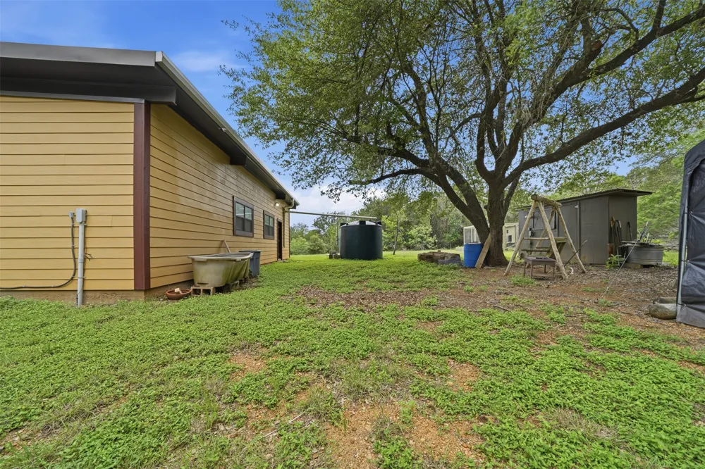 169 Ann Powell Road Smithville, TX 78957