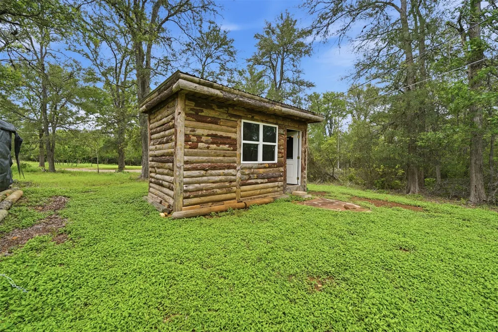 169 Ann Powell Road Smithville, TX 78957