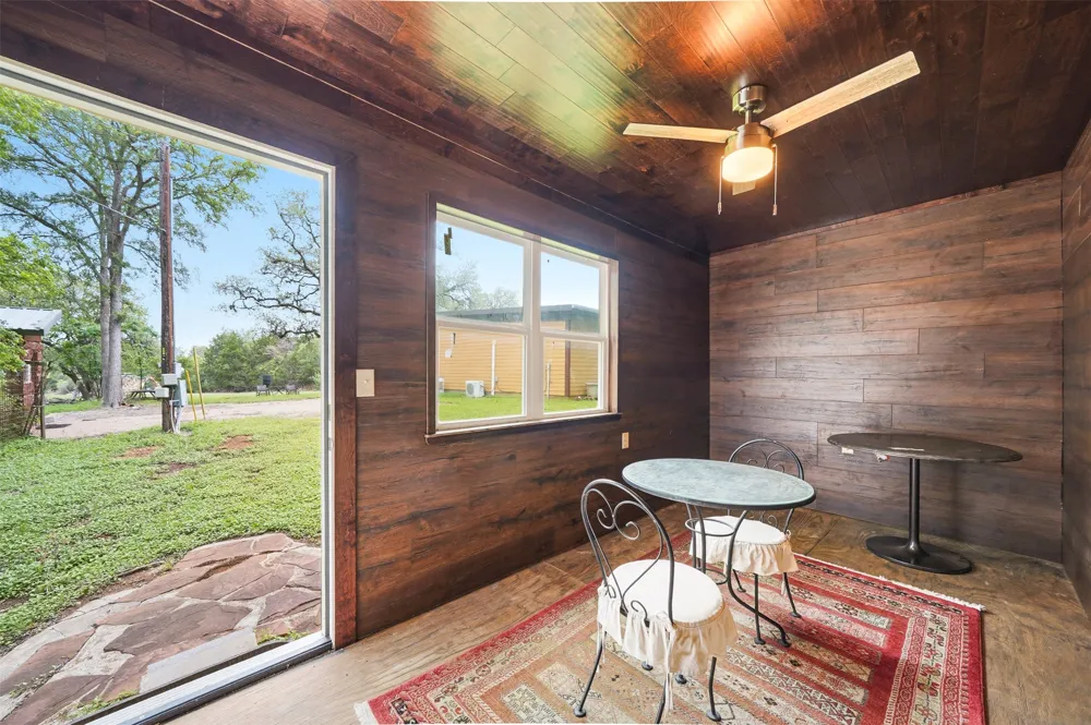 169 Ann Powell Road Smithville, TX 78957
