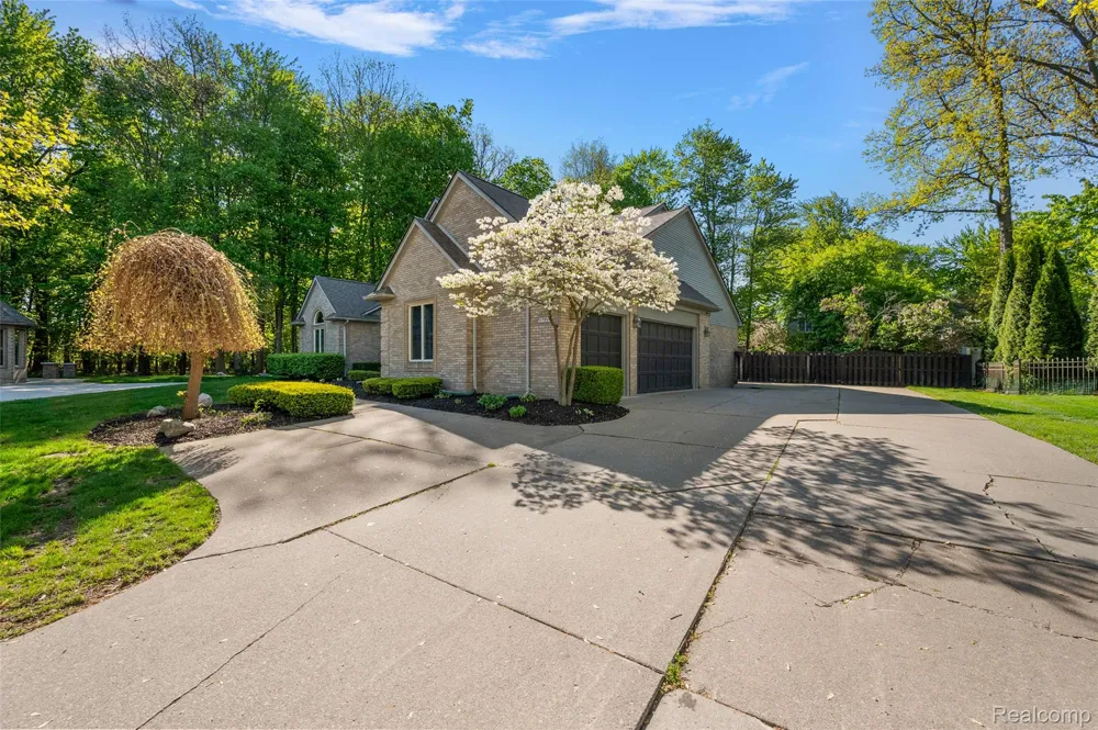 17840 Christine Boulevard Clinton Charter Township, MI 48038