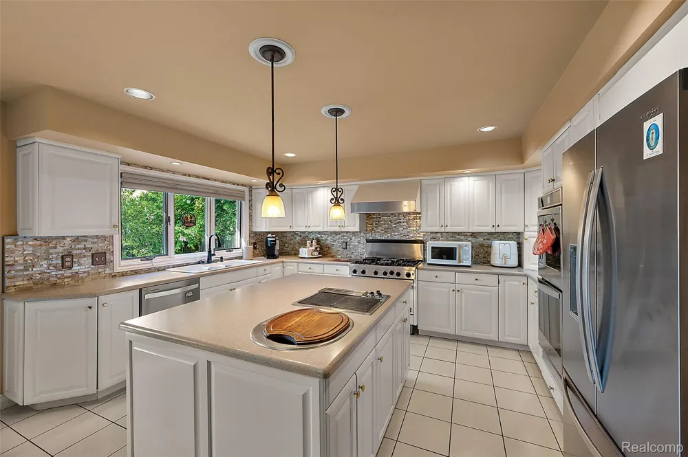 17840 Christine Boulevard Clinton Charter Township, MI 48038