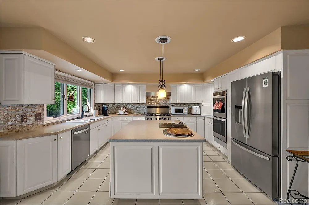 17840 Christine Boulevard Clinton Charter Township, MI 48038