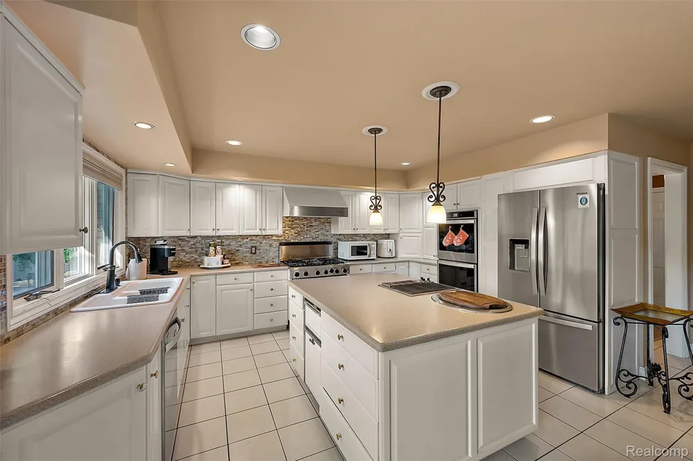 17840 Christine Boulevard Clinton Charter Township, MI 48038