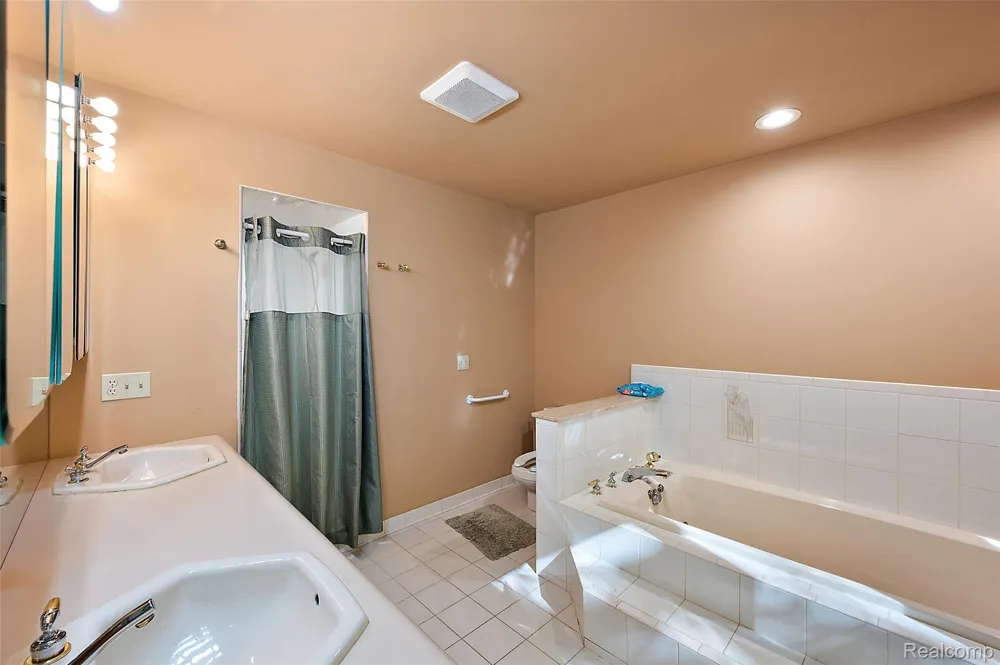 17840 Christine Boulevard Clinton Charter Township, MI 48038