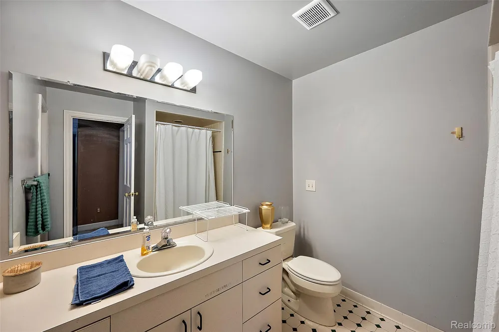 17840 Christine Boulevard Clinton Charter Township, MI 48038