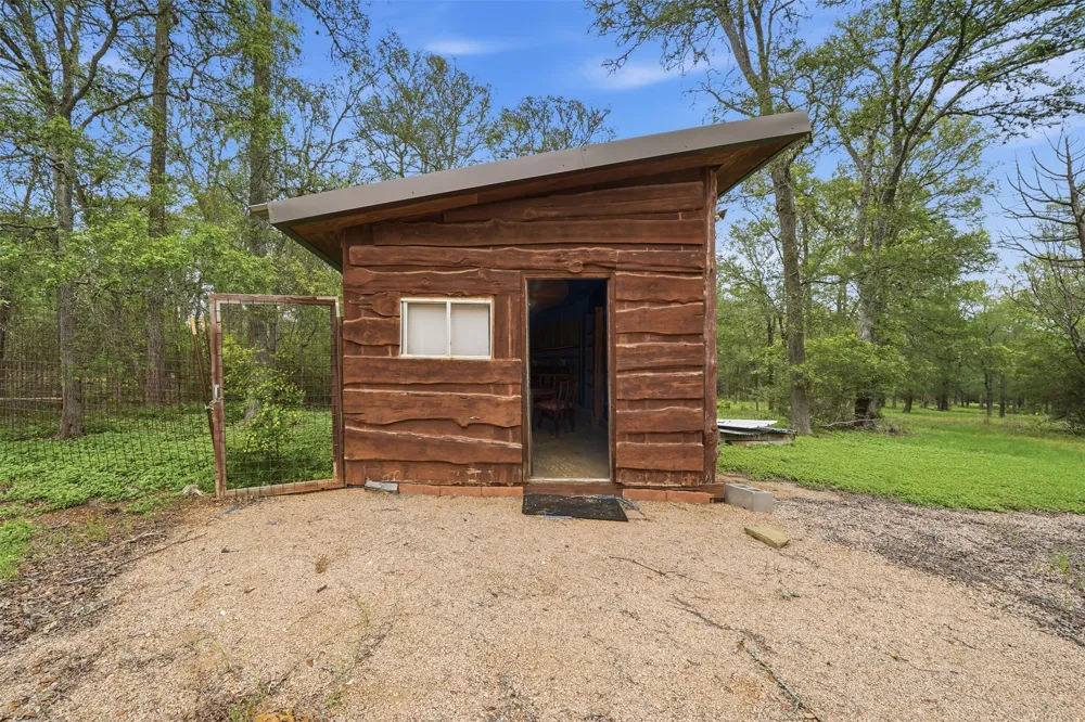 169 Ann Powell Road Smithville, TX 78957