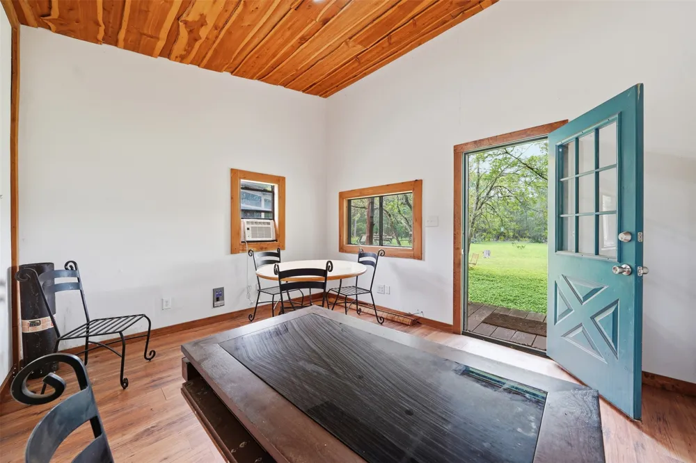 169 Ann Powell Road Smithville, TX 78957