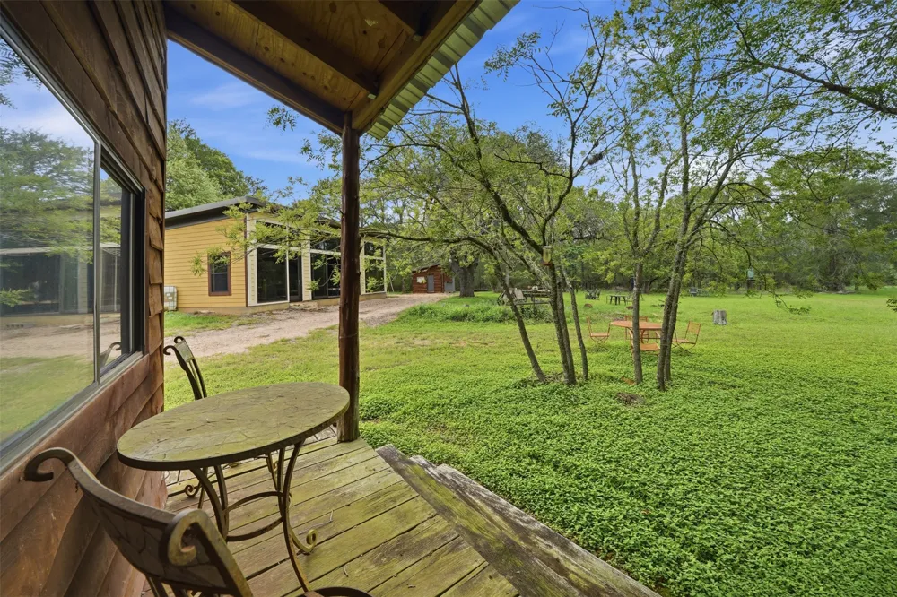 169 Ann Powell Road Smithville, TX 78957