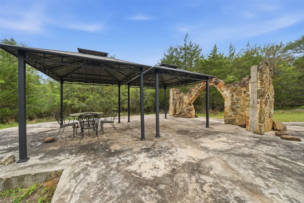 169 Ann Powell Road Smithville, TX 78957
