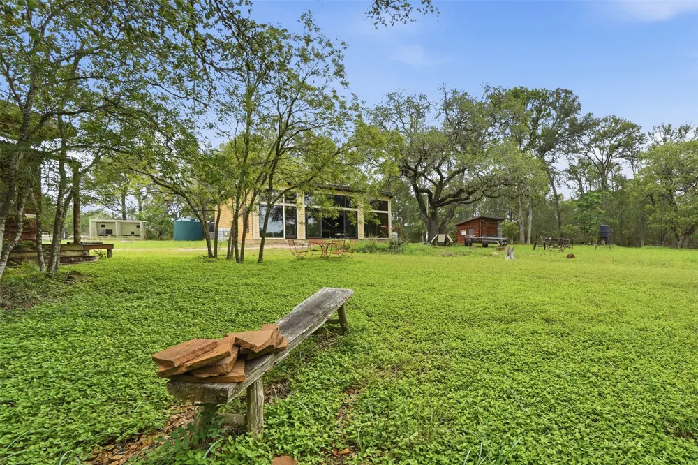 169 Ann Powell Road Smithville, TX 78957