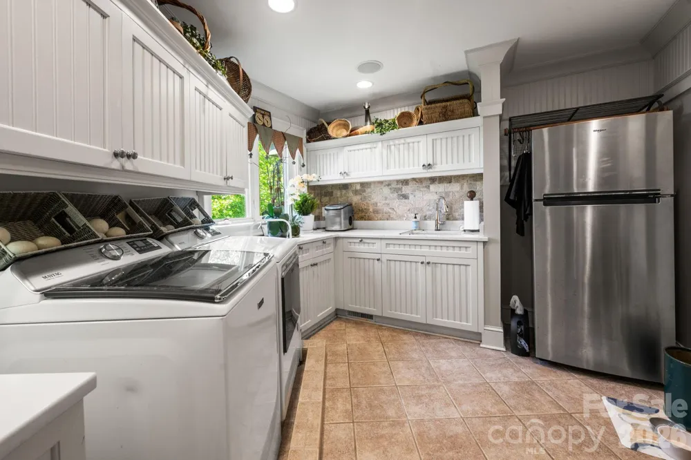 1938 Main Street Blowing Rock, NC 28605