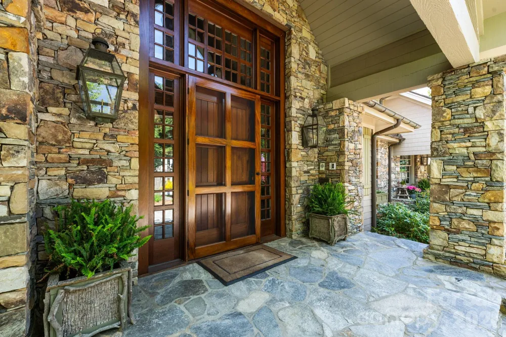 1938 Main Street Blowing Rock, NC 28605