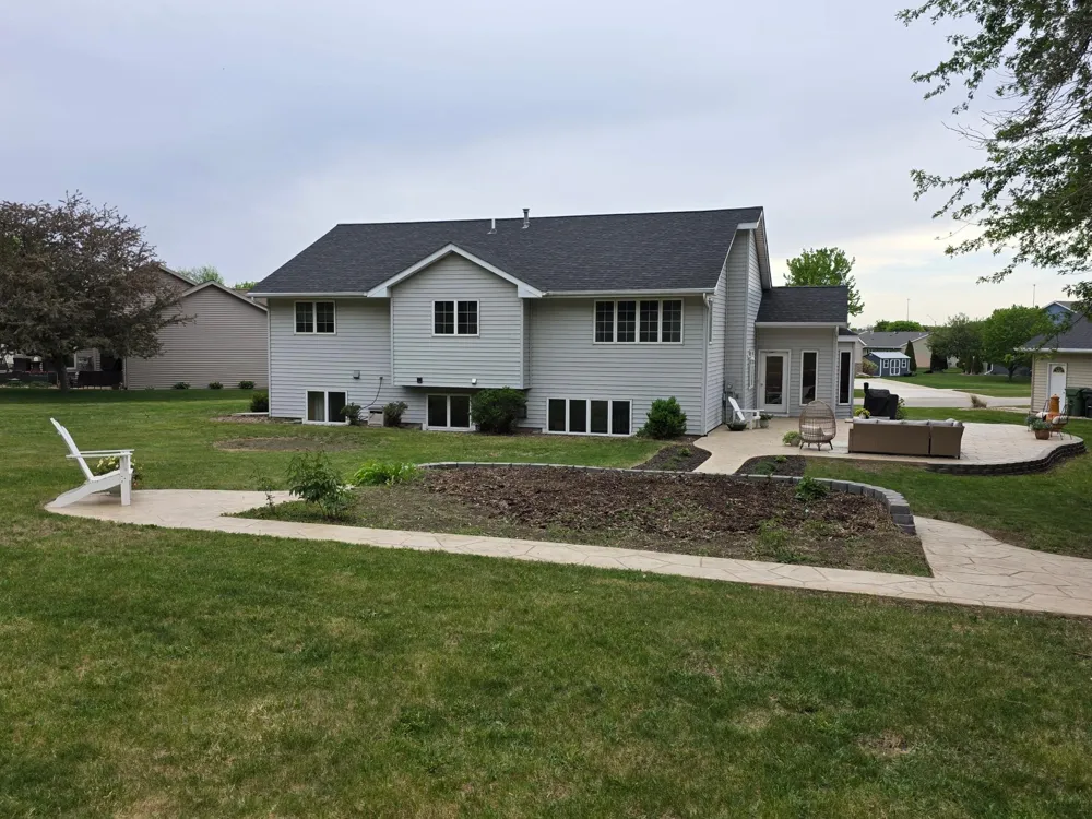 885 Briarwood Drive Worthington, MN 56187