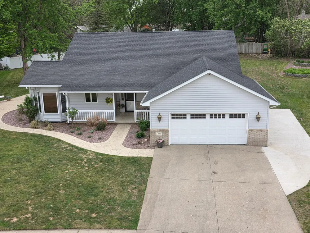 885 Briarwood Drive Worthington, MN 56187