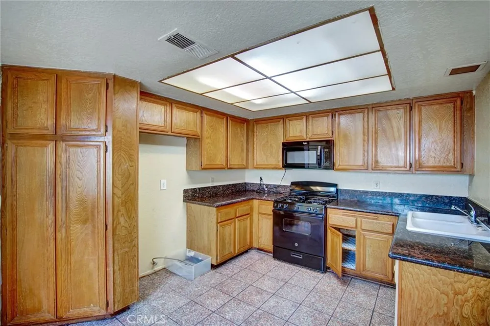 12168 Mount Vernon #47 Grand Terrace, CA 92313