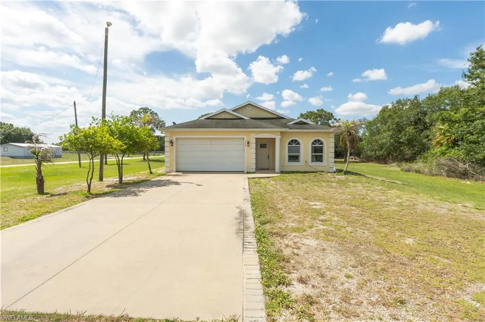 166 Pine Cone Avenue Montura Ranches, FL 33440