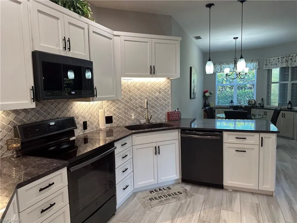 8564 Fairway BEND Estero, FL 33967