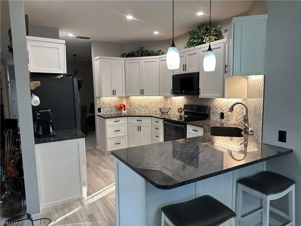 8564 Fairway BEND Estero, FL 33967