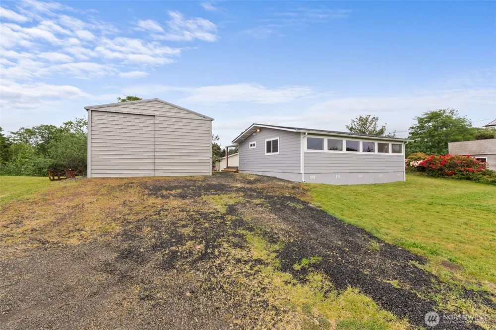 1642 State Route 105 Grayland, WA 98547