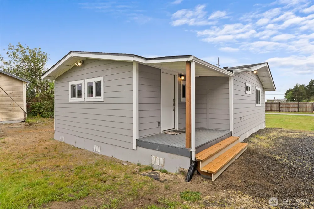 1642 State Route 105 Grayland, WA 98547