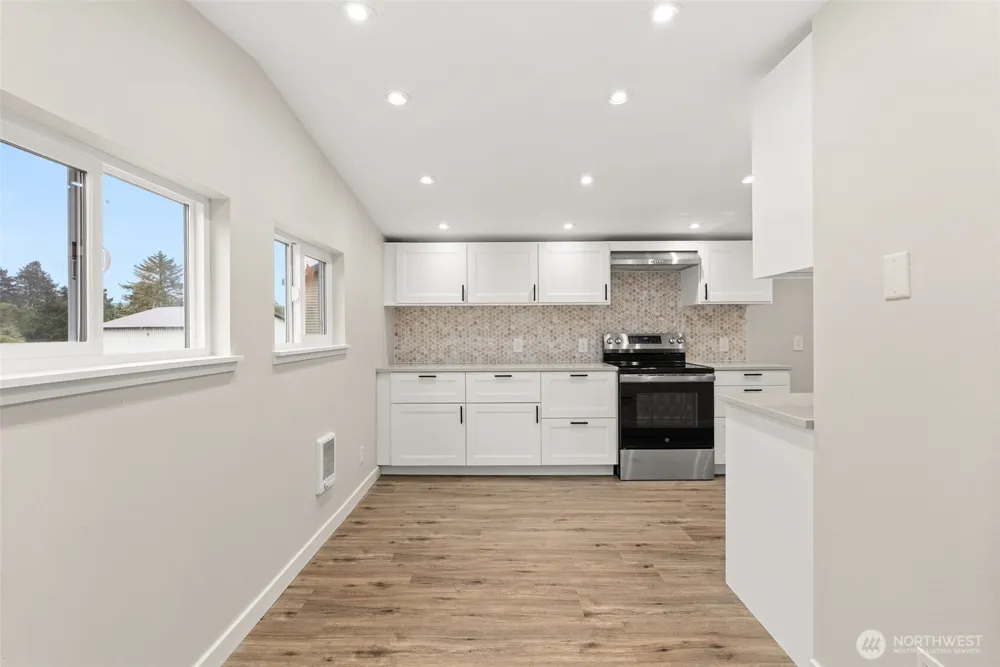 1642 State Route 105 Grayland, WA 98547