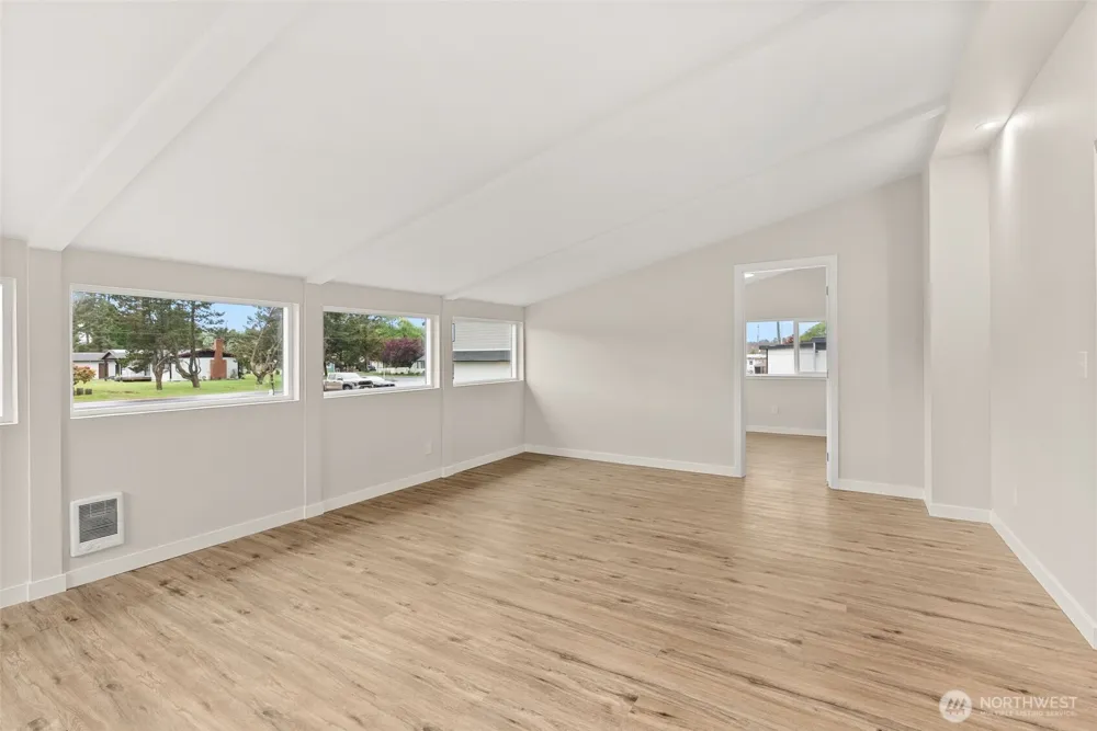 1642 State Route 105 Grayland, WA 98547
