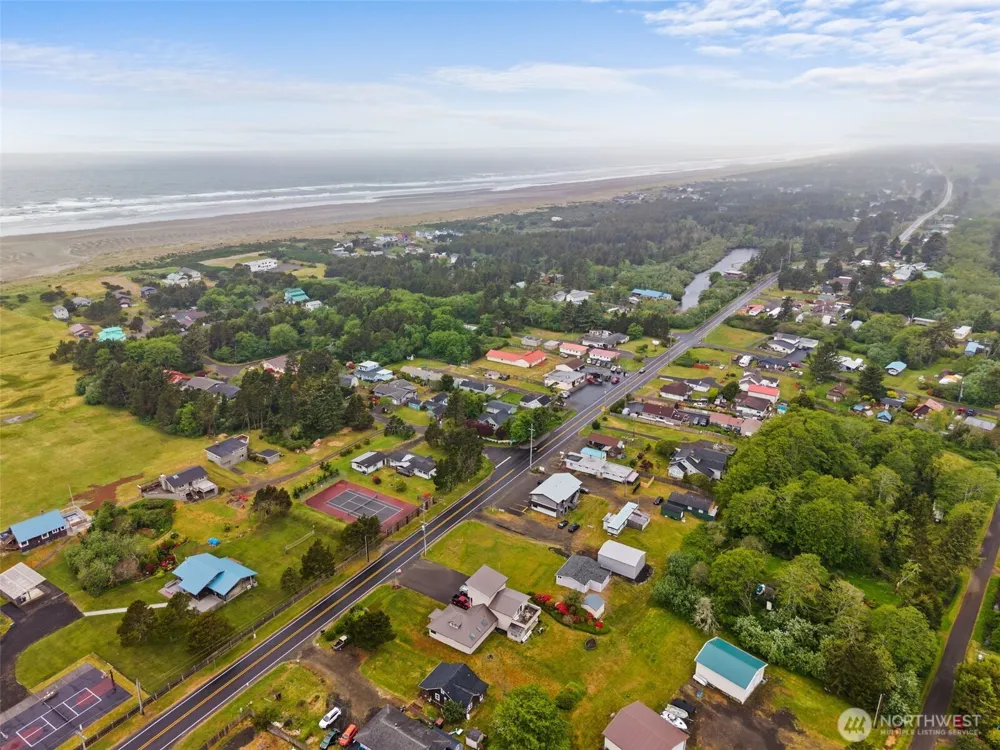1642 State Route 105 Grayland, WA 98547