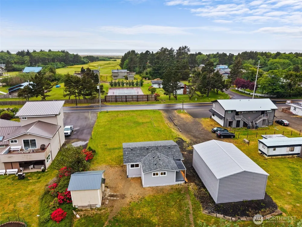 1642 State Route 105 Grayland, WA 98547